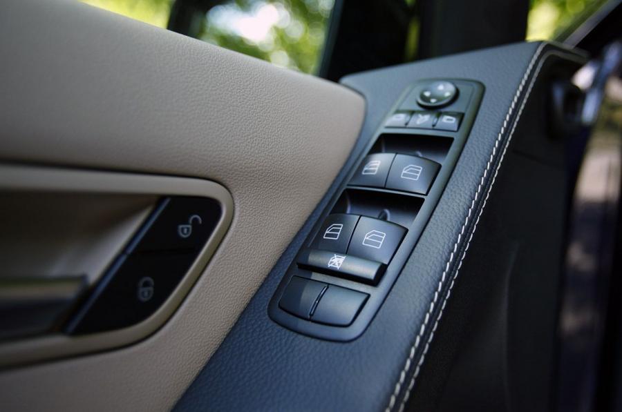  Mercedes-Benz R-Class 2011 года  (фото 118 из 186)